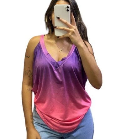 Blusa con degrades morado a fucsia