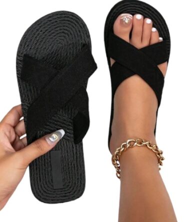 Sandalias negras cruzadas