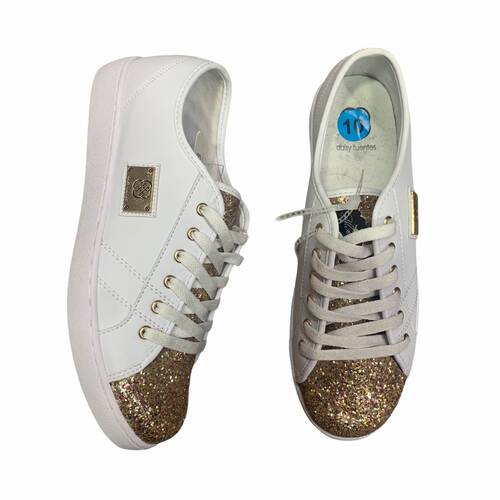 Zapatos Blancos punta Dorada #D61